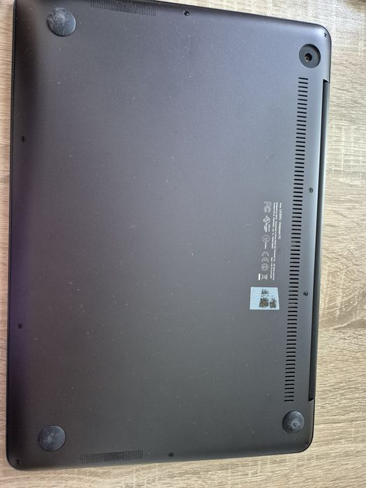 Asus Zen Book UX305 , 13 inch. Windows 10