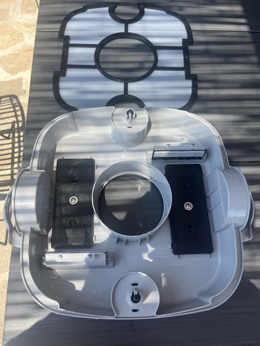 Безкабелен робот за басейни OSPREY 200 MAX,