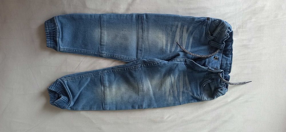 Продавам 2 чифта плътни ластични дънки - N-104