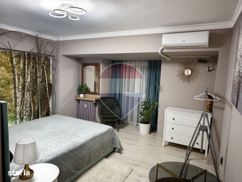 DE INCHIRIAT Apartament cu 3 camere în zona P-ta Alba Iulia