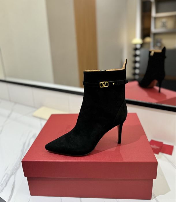 Ghete valentino cu toc