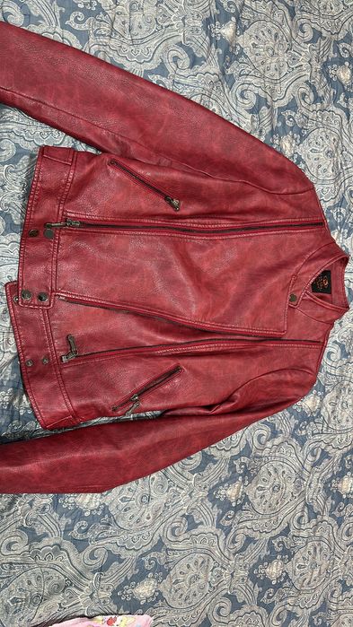 Продам кожанку в отличном состоянии