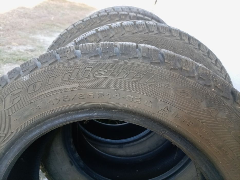 Продам зимние шины в отличном состоянии