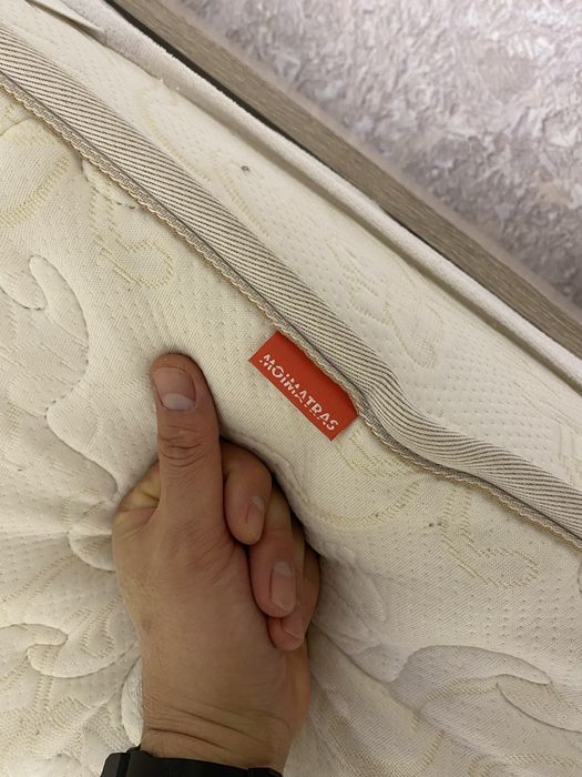 Продам отличный матрас б/у