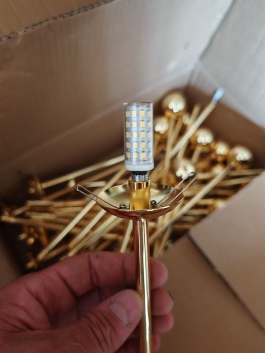 Полилей Sputnik 18 светещи сфери Ф 100 см Модерен златист метален