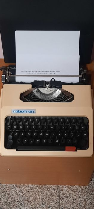 Mașină de scris Robotron diacritice românești