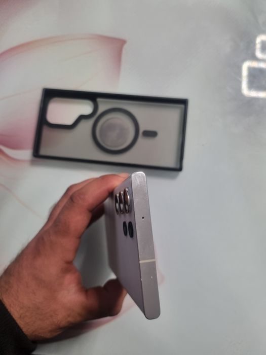 Schimb Samsung S23 Ultra 512 intern 12 Ram cu iphone