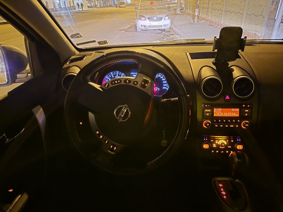 Nissan Qashqai - Панорама