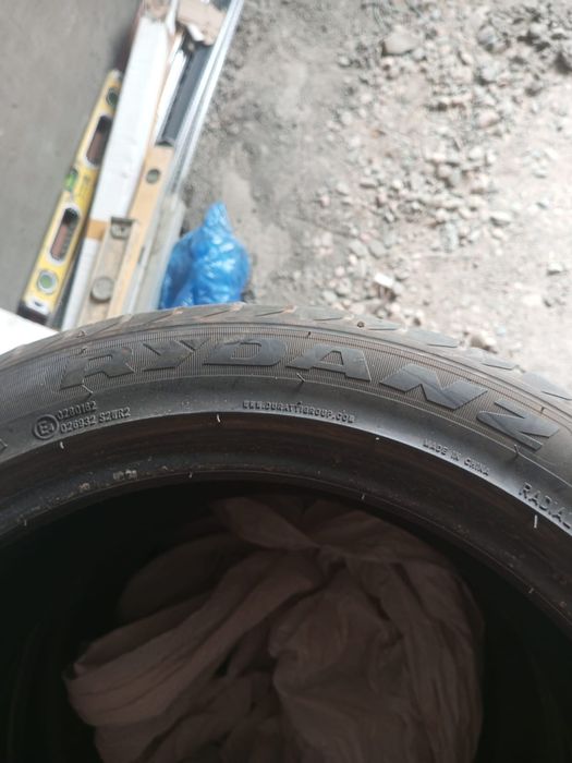 Шины зимние продам  R17