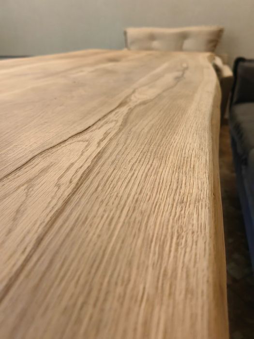 Маса от масивно дърво