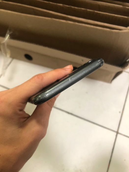 iPhone 11 с каробкой 70.000тг