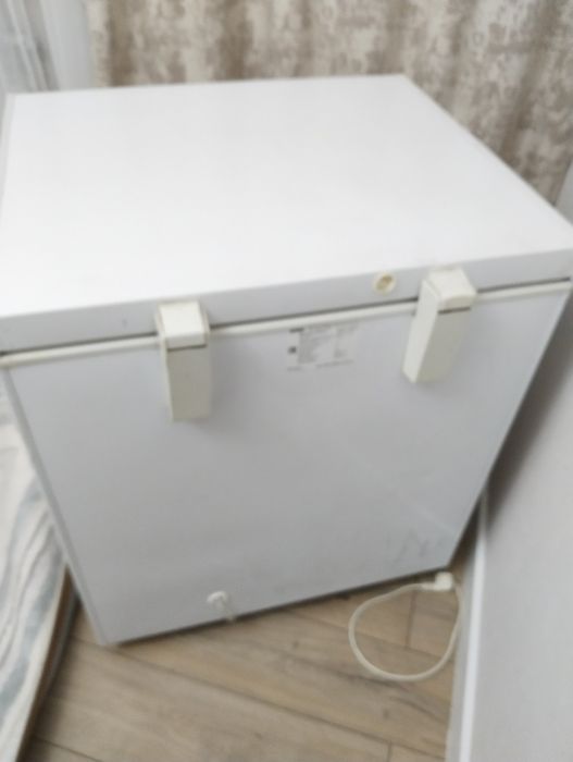 Продам морозильник