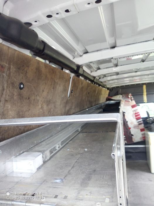 Стелаж за бус или работилница