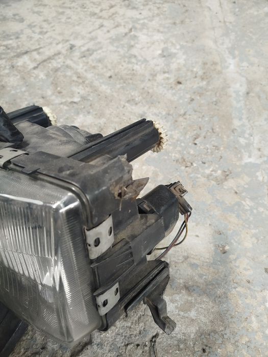 Продам фары на пассат Б3.