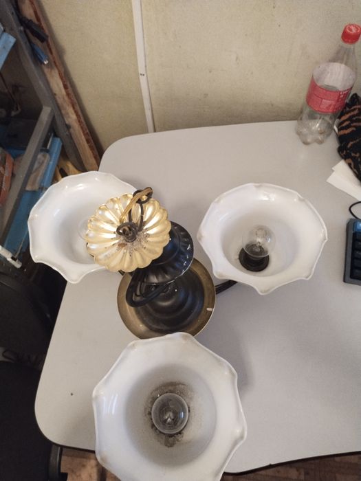 Люстры трёх рожковые