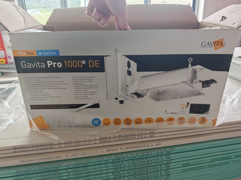 3 бр. Професионално осветление Gavita Pro 1000e DE (E-series) – Ползвани 2 месеца (Като нови)