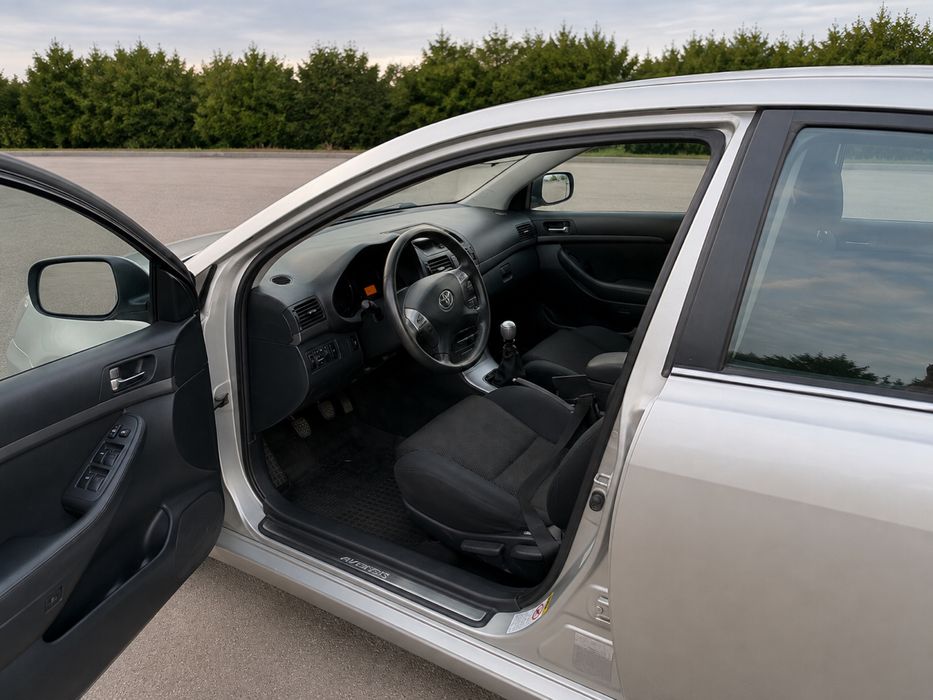 Toyota Avensis 2.2 D-4D • 177 к.с.