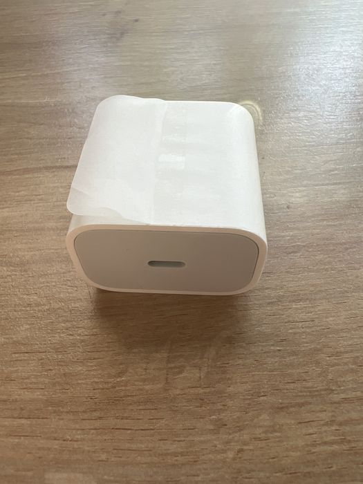Incarcator Apple UK