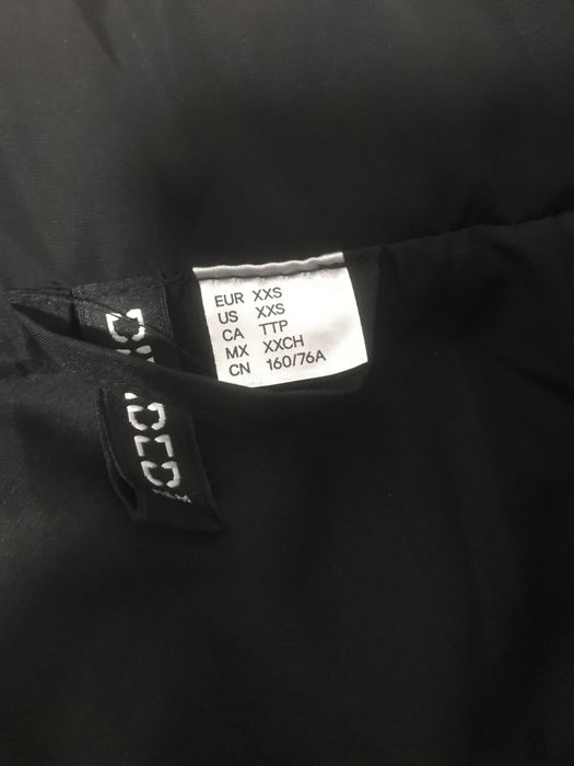 Vestă H&M,mărimea XXS ,dar merge la un S -M ,e model mai mare