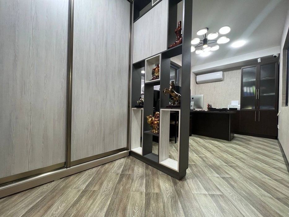 Проается Нежилое Помещение офис 173 м2  чайхана Салом