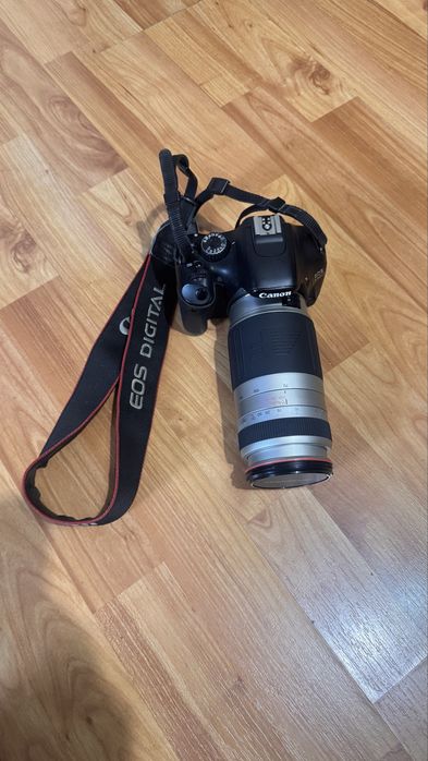 Aparat foto dslr Canon eos 550d