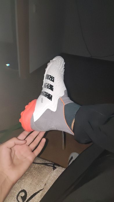 Продам сороконожки Адидас(предаторы) 42р