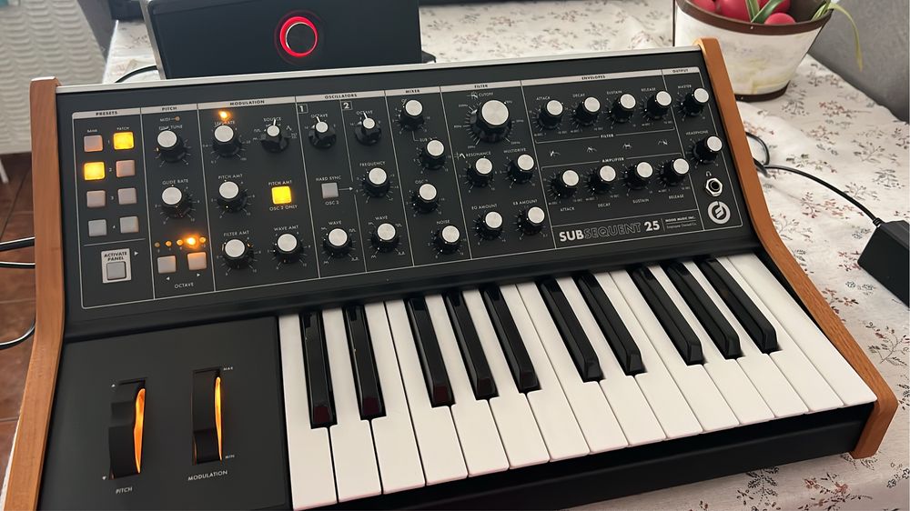 Moog Subsequent 25 Analog Synth