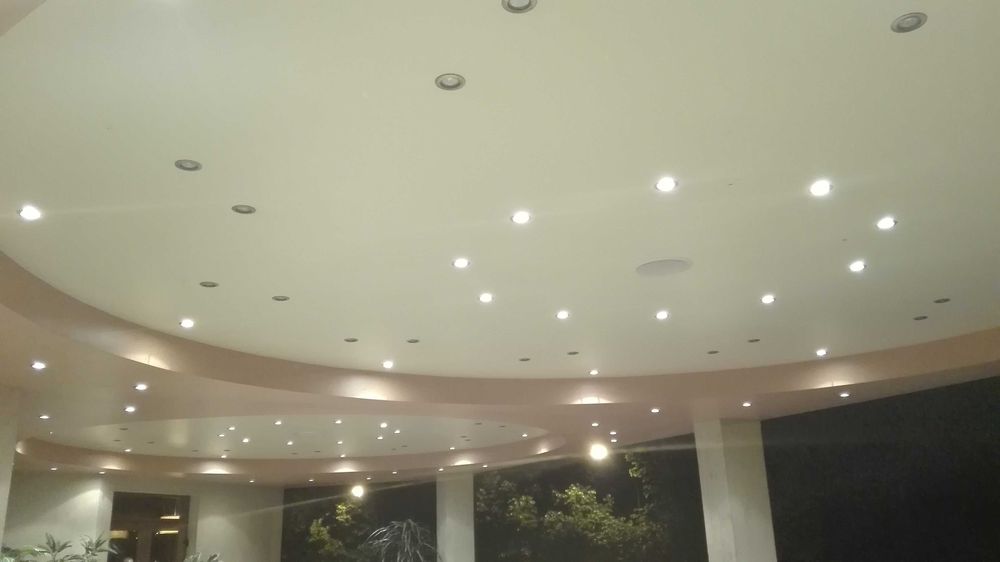 Строителни услуги-гипсокартон, шпакловка, боядисване, паркет