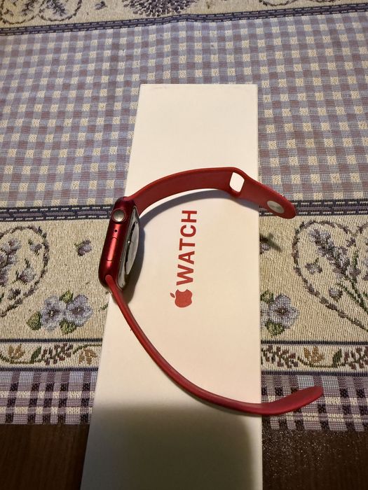 Продавам Apple watch s9 45mm product red