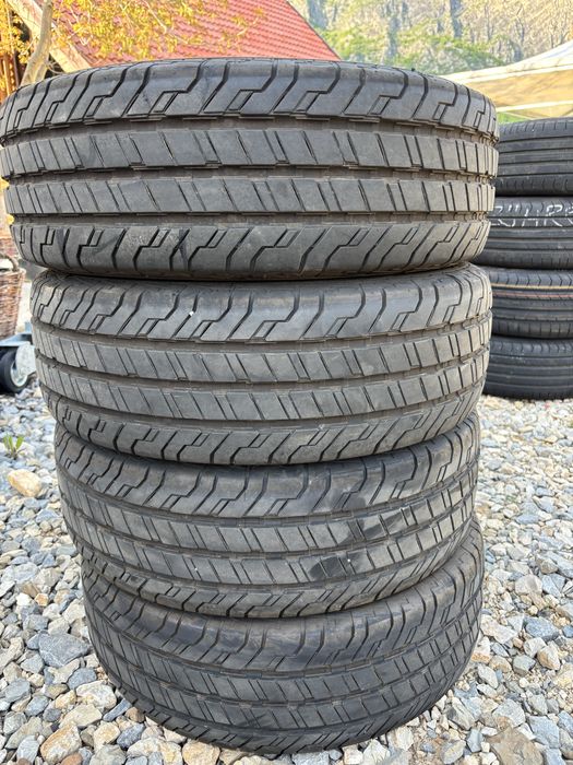 Бусови гуми 4бр.215/65R16C,Континентал,2024г.