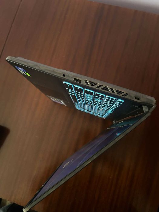 Laptop Gaming MSI Cyborg 15 i7 Gen13, RTX 4060, 16GB RAM, 144Hz