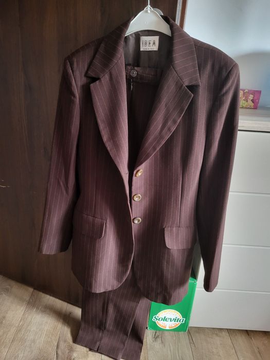 Costum dama mărime 46