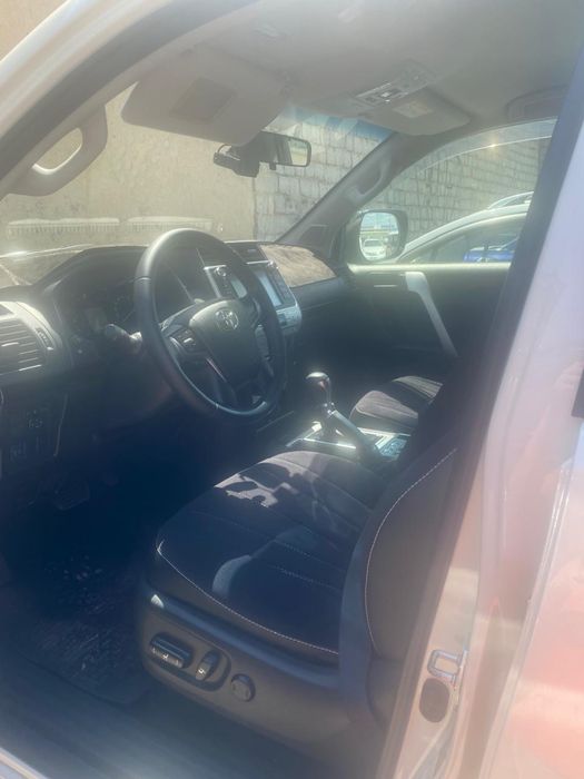 Продаем Toyota land cruiser prado