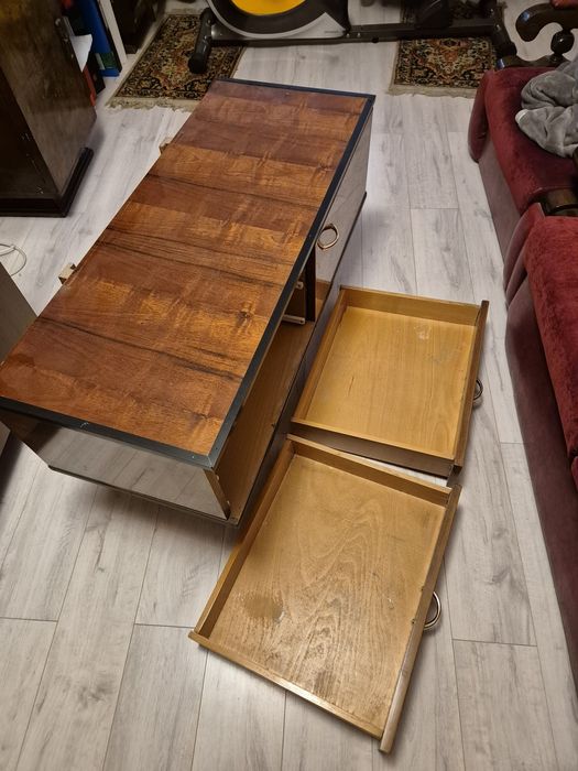 Comodă din lemn masiv cu oglinda