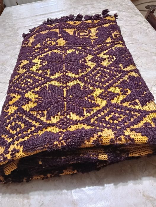 Cuvertură țesută manual