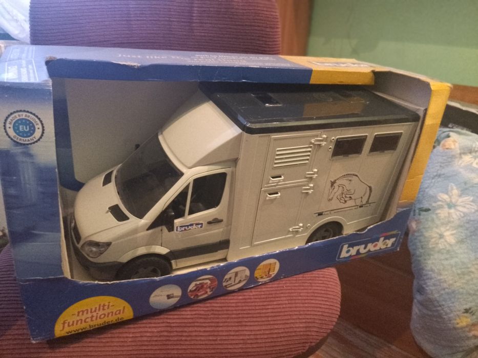 Camion jucarie Bruder