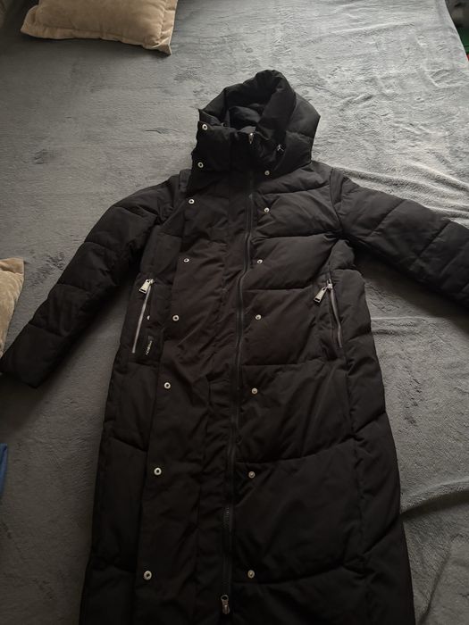 Продам пуховик длиный срочно 14000