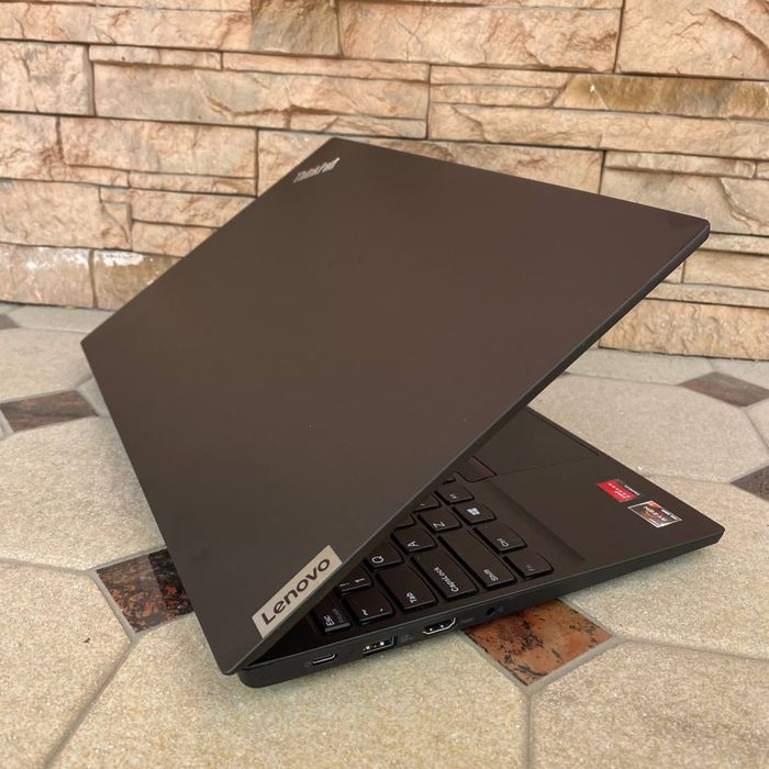 Продается ноутбук Lenovo Thinkpad E15