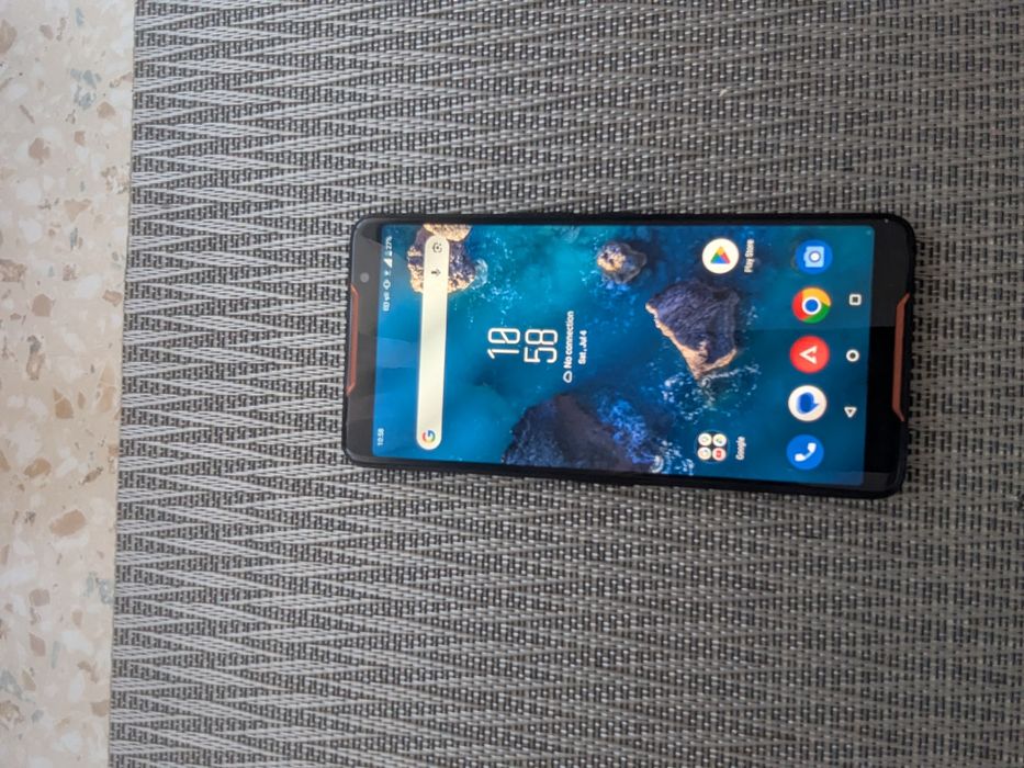 Telefon Gaming ASUS ROG Phone 1 (Z01QD / ZS600KL) - 8GB RAM, Ecran 90Hz, Liber de rețea