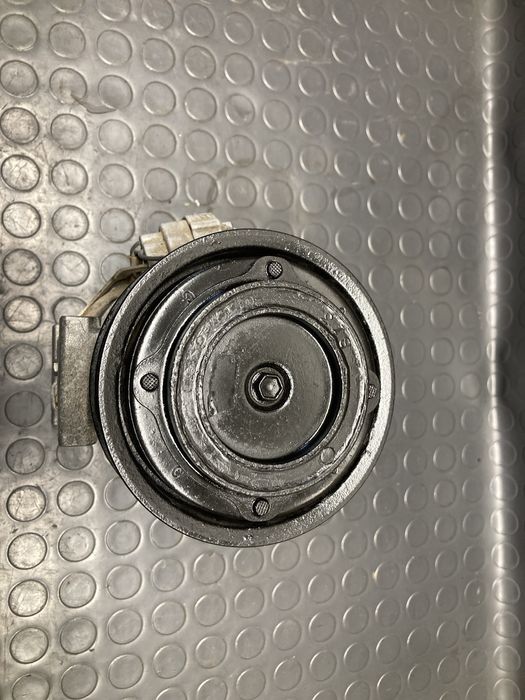 Компресор за климатик на тойота авенсис/avensis T25 1.8vvti 03-08г