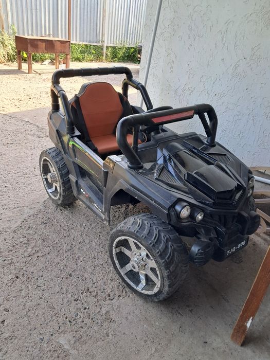 Продам детский электромобиль