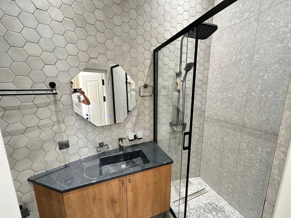 Срочно...Сергели 5 3хона 10-11-этаж 145квадрат метро ёнида