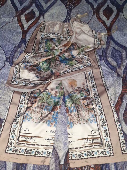 Дамски сатенирани комплекти