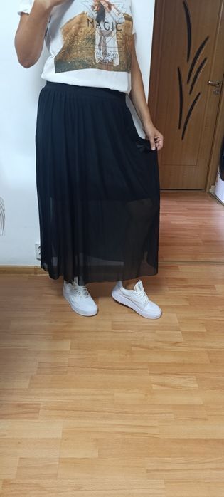 Fusta noua mărimea L