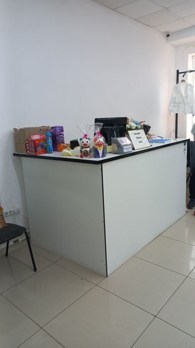 Кассовый стол для магазина