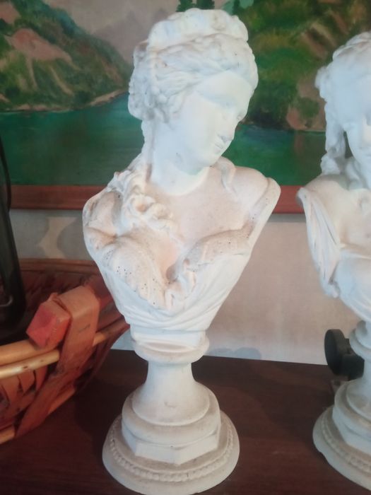 Статуэтки каминные