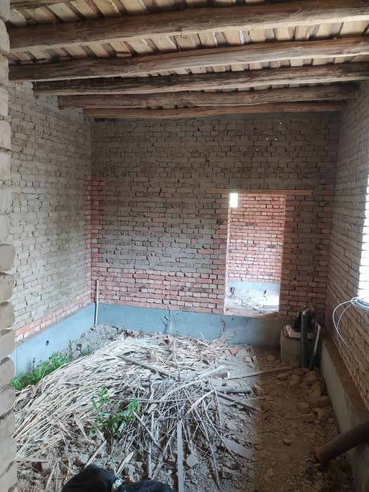 Зудлик бн Ховли уй сотилади!!!