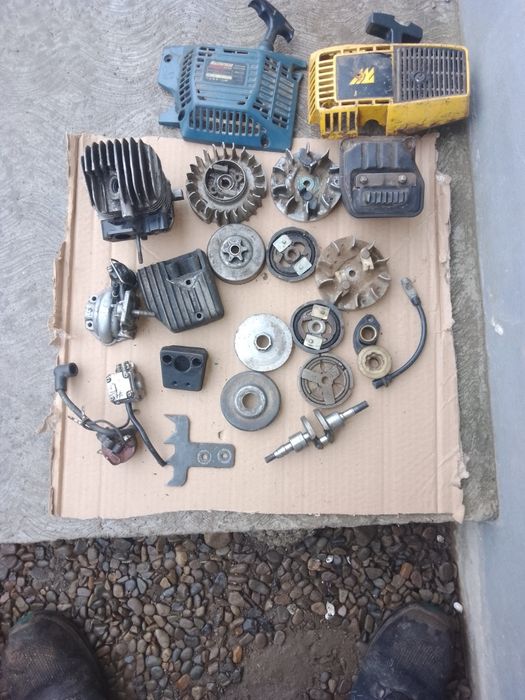 Vând piese de drujbe