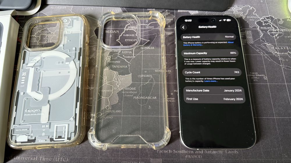 iPhone 15 Pro + huse originale