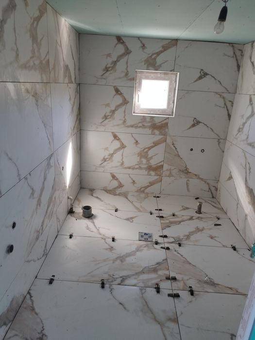 Firma de construcții execut lucrări interioare și exterioare